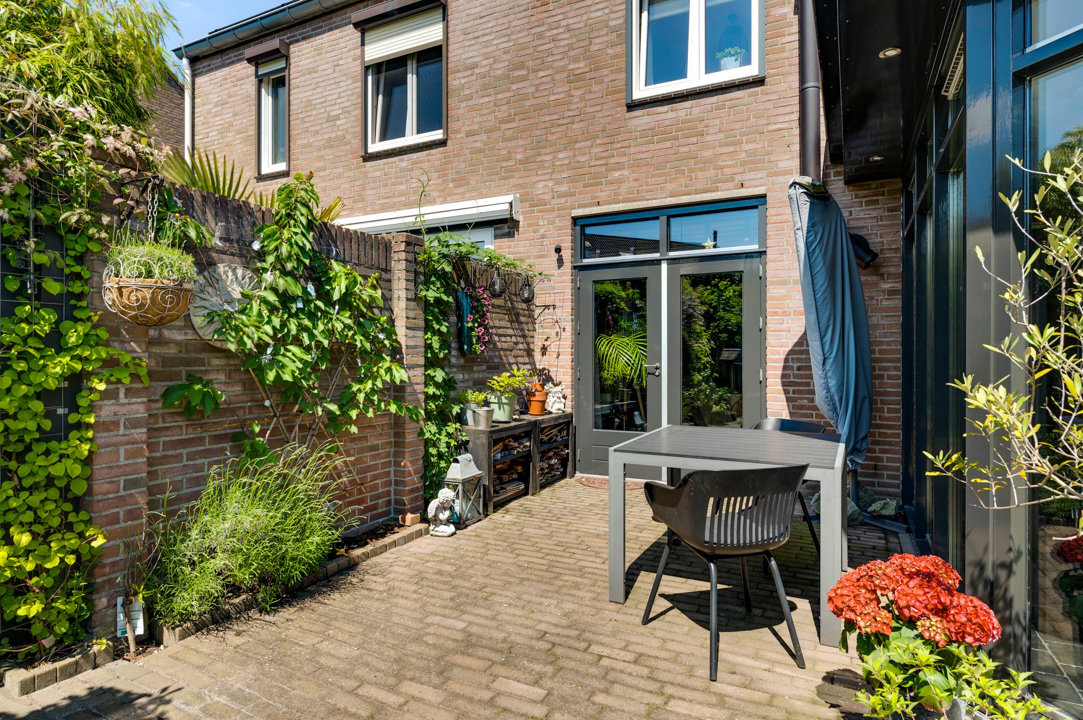 Spacious Semi-Detached Family Home with Luxury Kitchen and Private Garden in Boshoven — 36