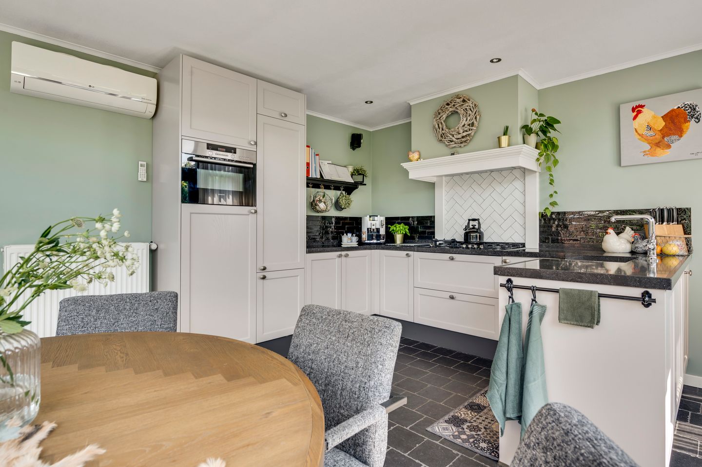 Spacious Semi-Detached Family Home with Luxury Kitchen and Private Garden in Boshoven — 20