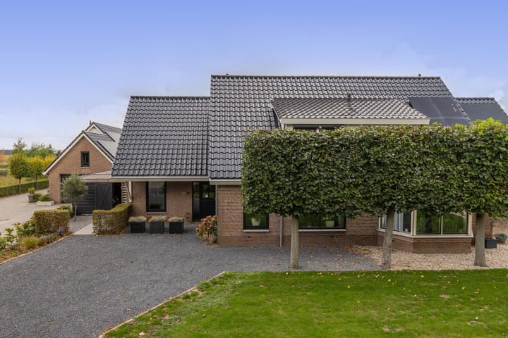 Photo 2 of Bredeweg 15