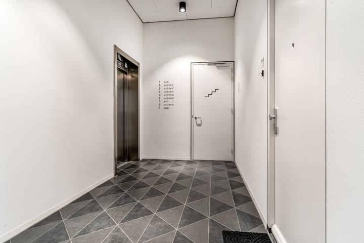 Appartement te koop: Mies van der Rohestraat 35, Hoofddorp