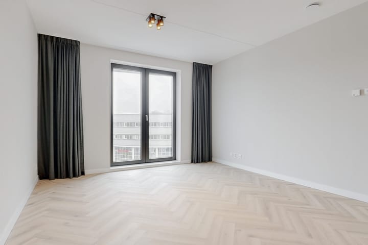 Appartement te koop: Mies van der Rohestraat 35, Hoofddorp