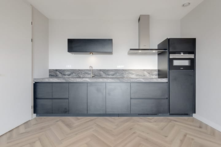 Appartement te koop: Mies van der Rohestraat 35, Hoofddorp