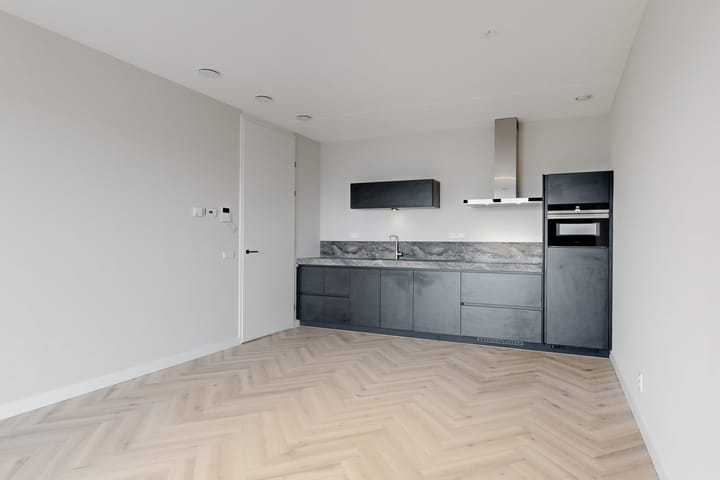 Appartement te koop: Mies van der Rohestraat 35, Hoofddorp