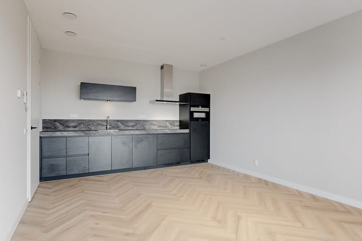 Appartement te koop: Mies van der Rohestraat 35, Hoofddorp