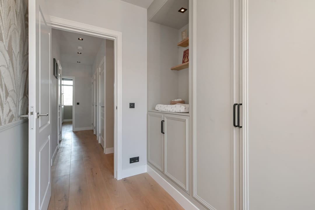 Luxury Renovated Apartment in Popular Bezuidenhout — 22