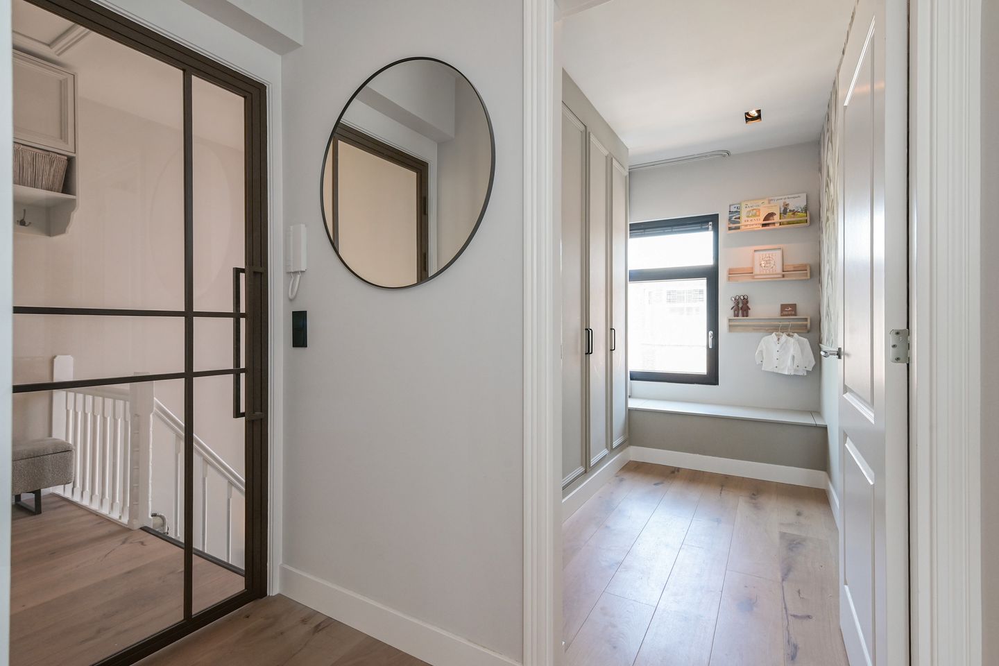 Luxury Renovated Apartment in Popular Bezuidenhout — 20