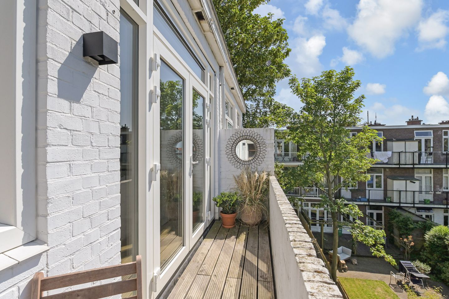 Luxury Renovated Apartment in Popular Bezuidenhout — 19