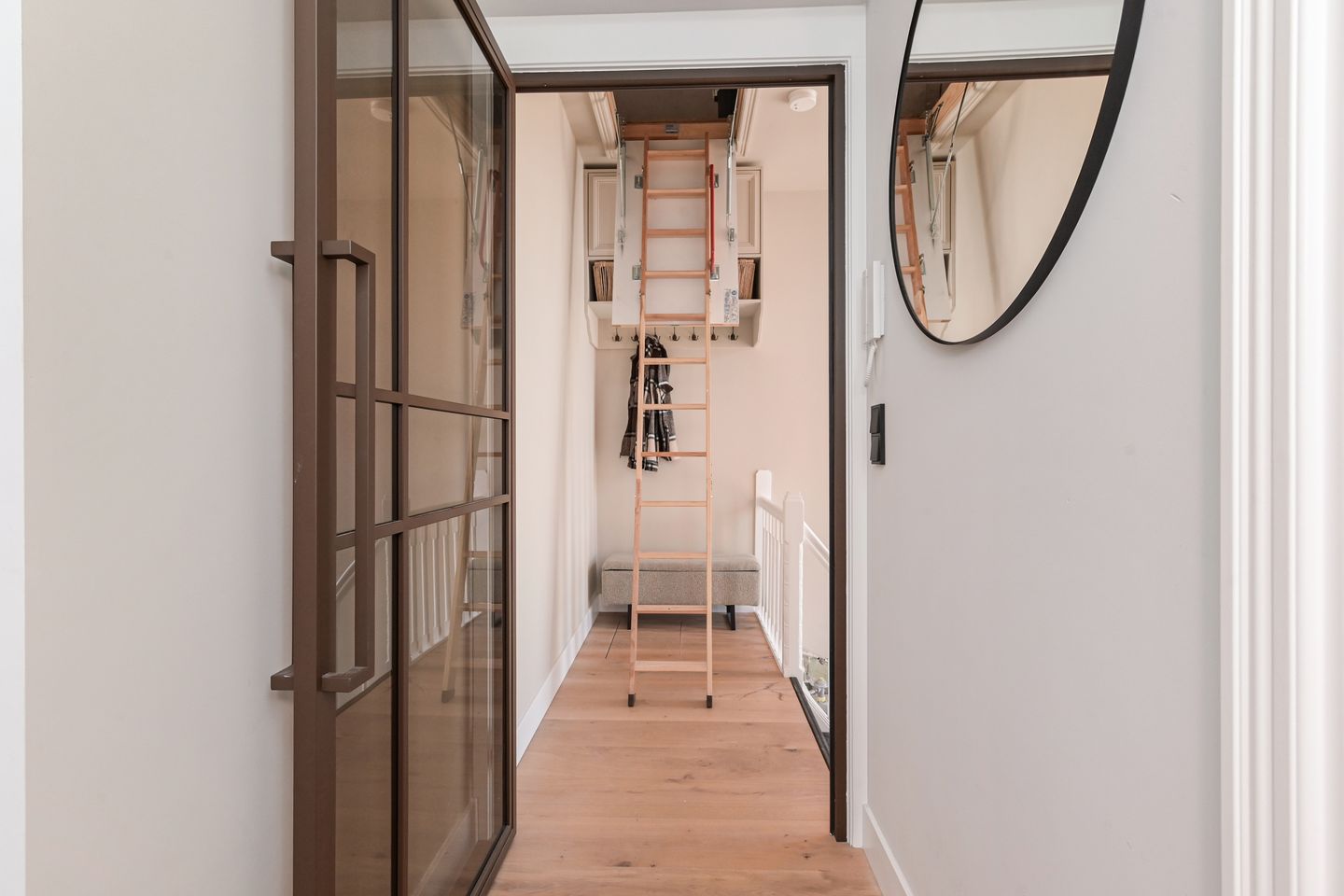 Luxury Renovated Apartment in Popular Bezuidenhout — 29