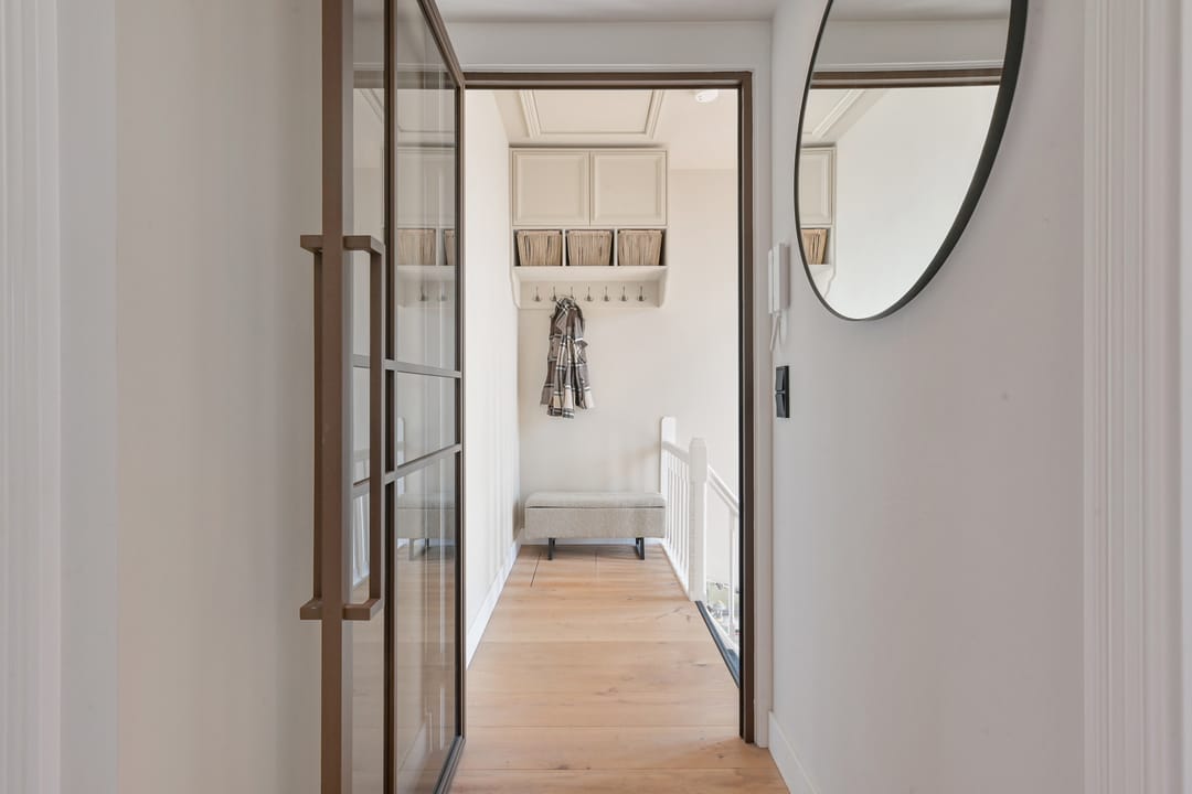 Luxury Renovated Apartment in Popular Bezuidenhout — 28