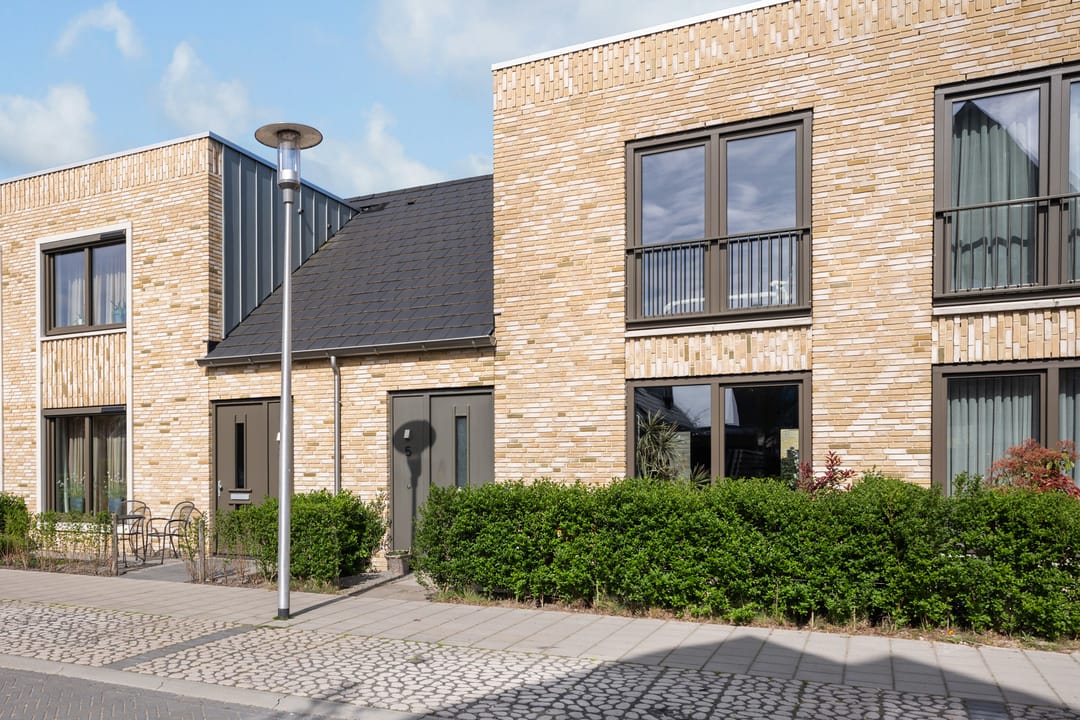 Energy Efficient Modern Two Story Terraced Home in Gouda — 7
