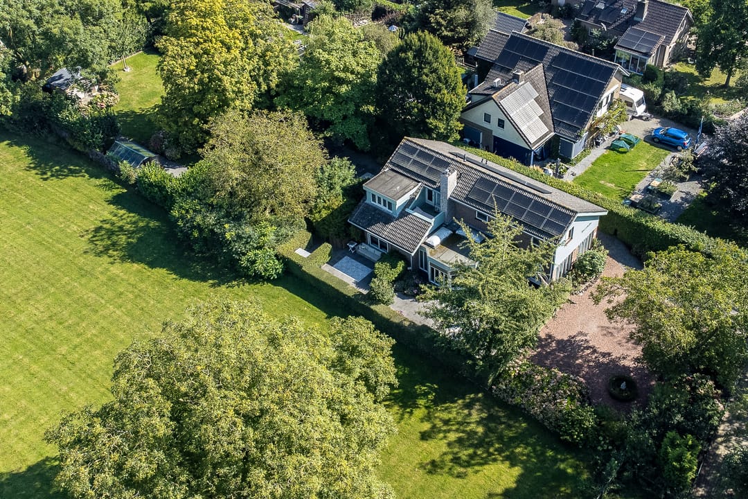 Maison de campagne détachée de caractère avec un espace de vie spacieux à Kerkwijk rural