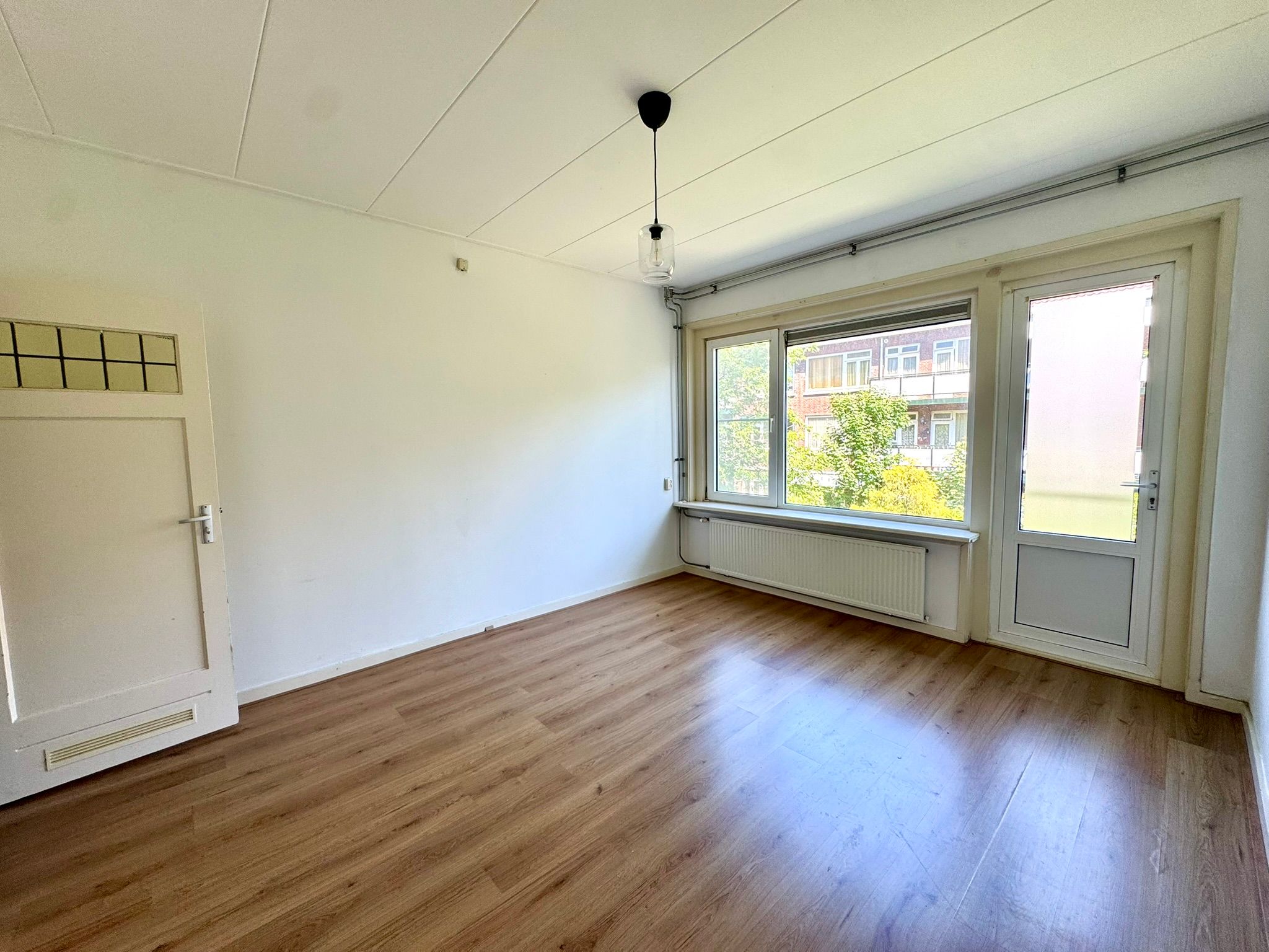 Spacious 4-Room Apartment with Two Balconies in Blijdorp, Rotterdam — 12