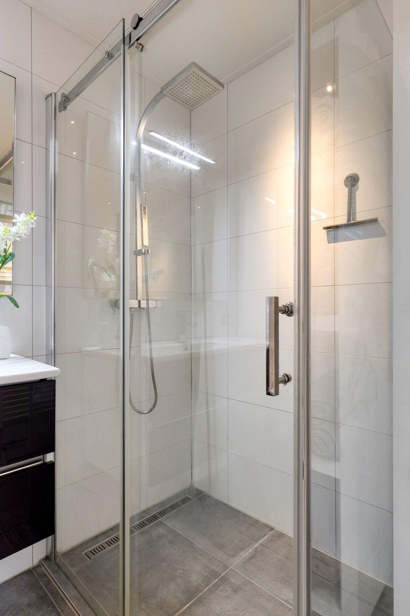 Spacious Semi-Detached Family Home with Private Office and Deep Garden — 27