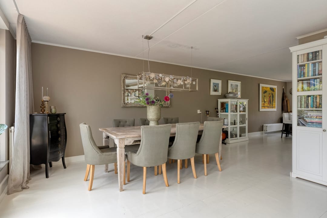 Spacious Semi-Detached Family Home with Private Office and Deep Garden — 16