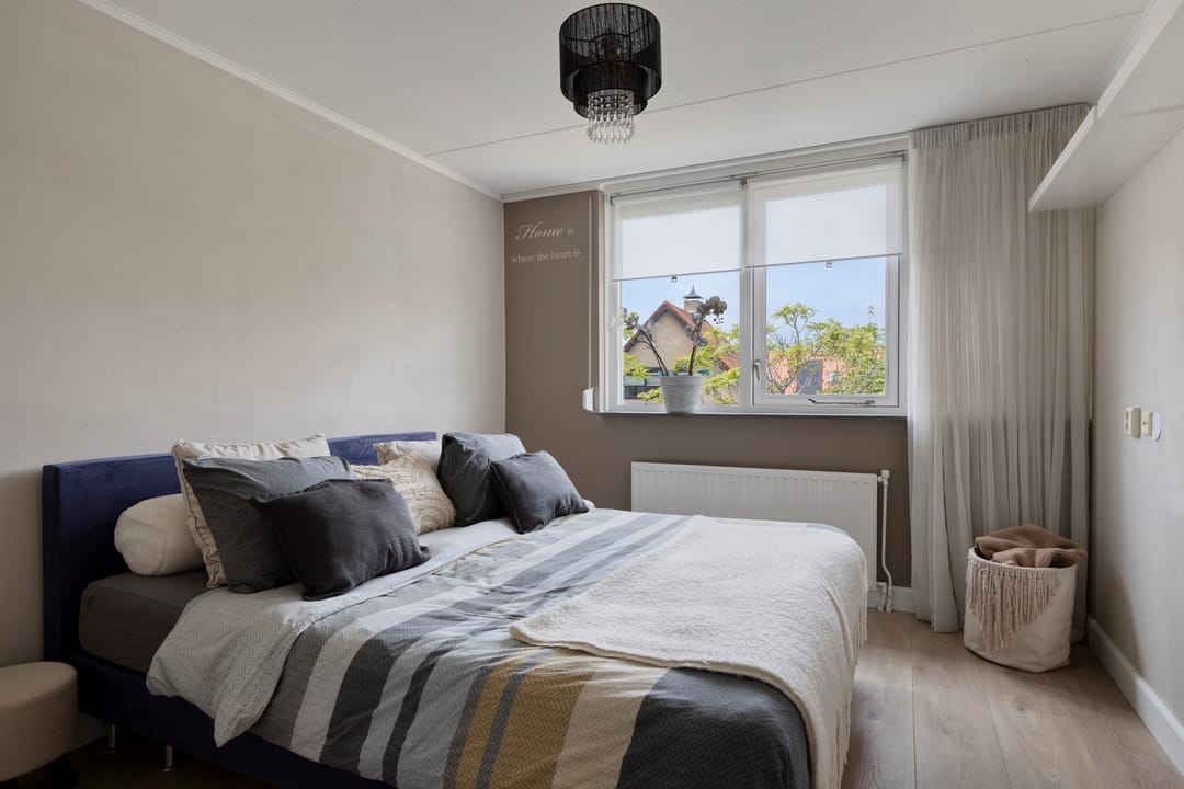 Spacious Semi-Detached Family Home with Private Office and Deep Garden — 22