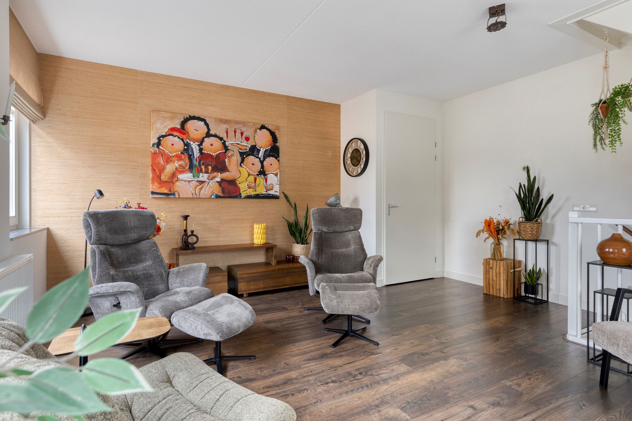 Energy-Efficient Corner Home with Modern Finishes and Walk-In Closet — 21