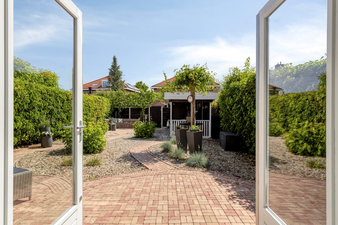 Spacious Semi-Detached Family Home with Private Office and Deep Garden — 37