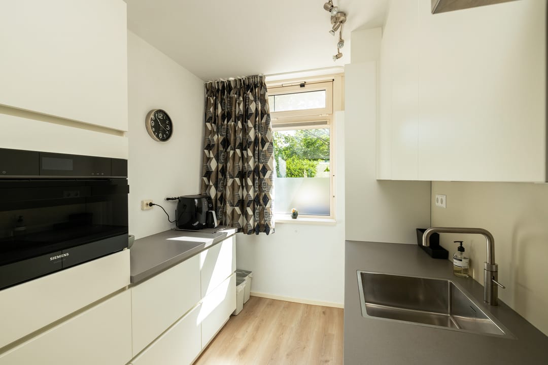 Photo 22 of Van der Heijdenstraat 59