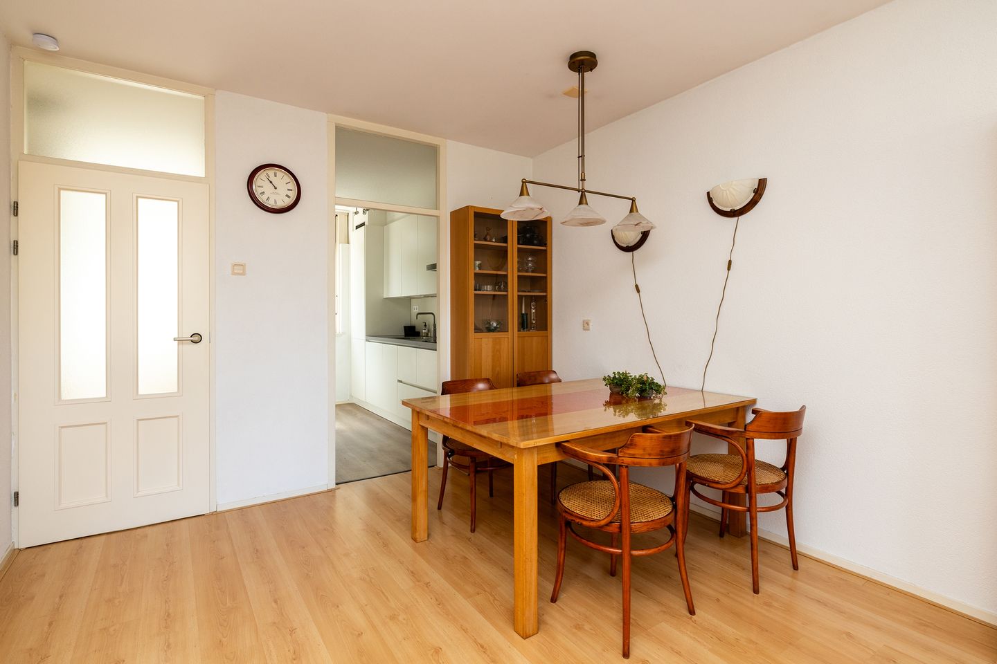 Spacious Terraced House with Four Bedrooms and Rooftop Terrace in Quiet Green Location — 19