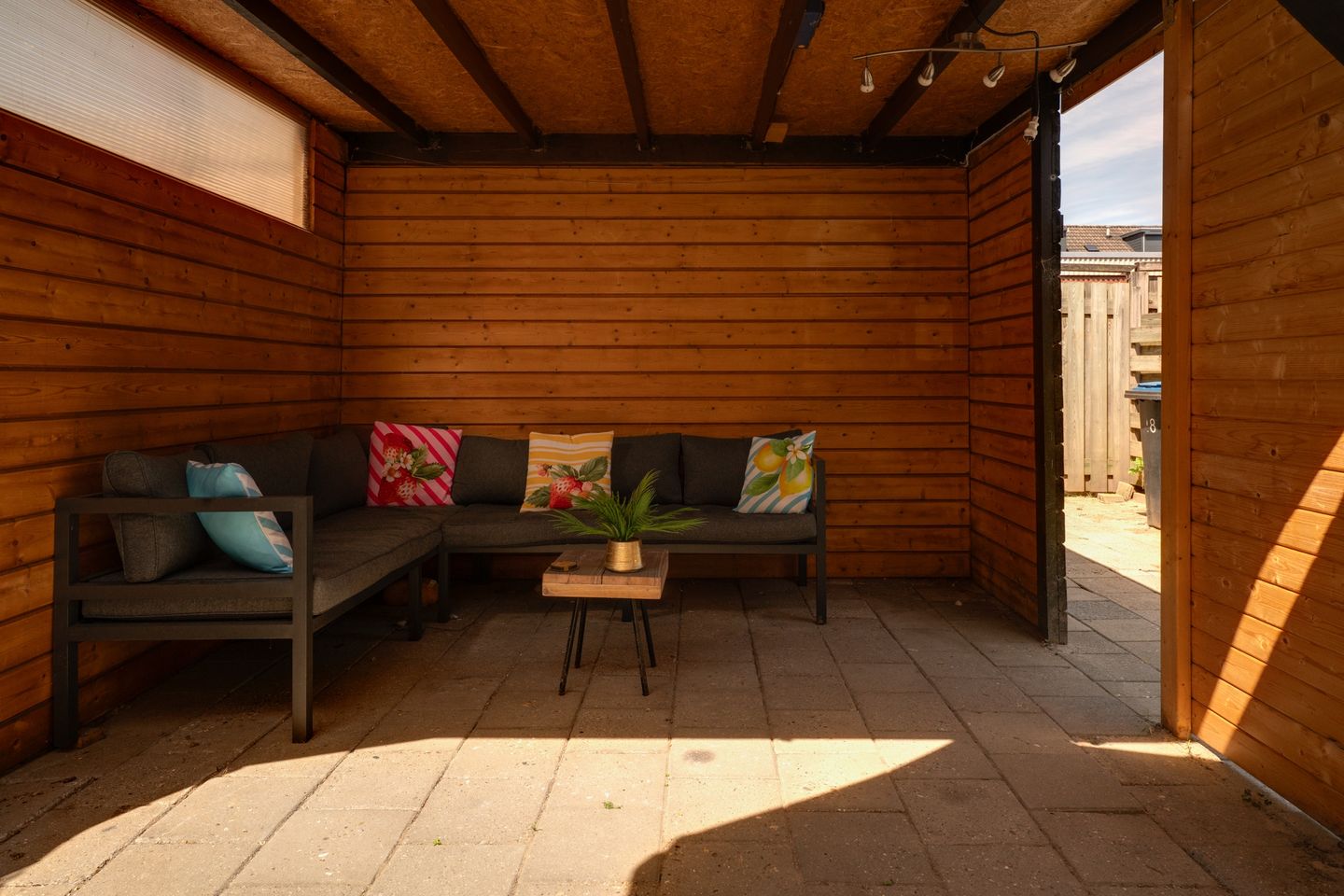 Spacious Energy Label A Terraced Home in Quiet Courtyard Setting — 14