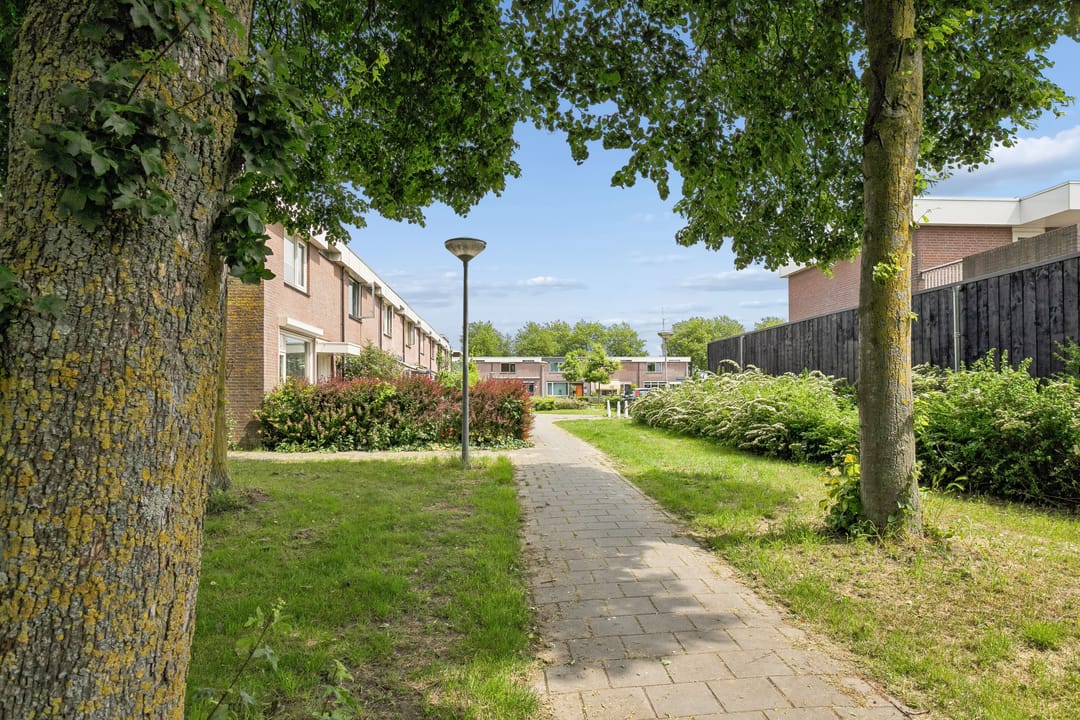 Terraced House in Almere with Energy Label A and Renovation Potential — 43