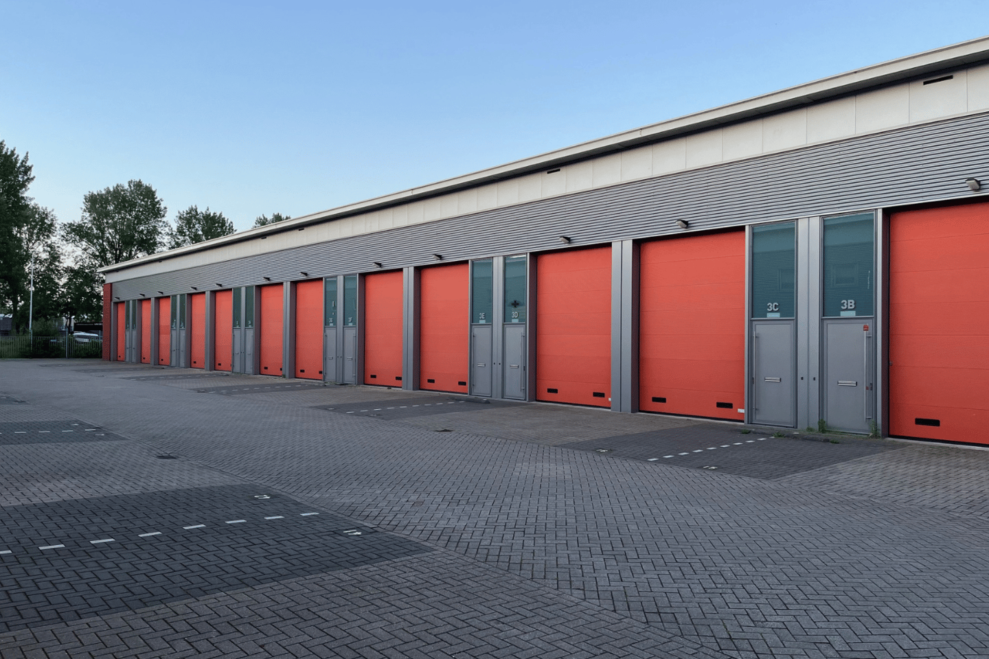 View photo 2 of Edisonstraat 3-E