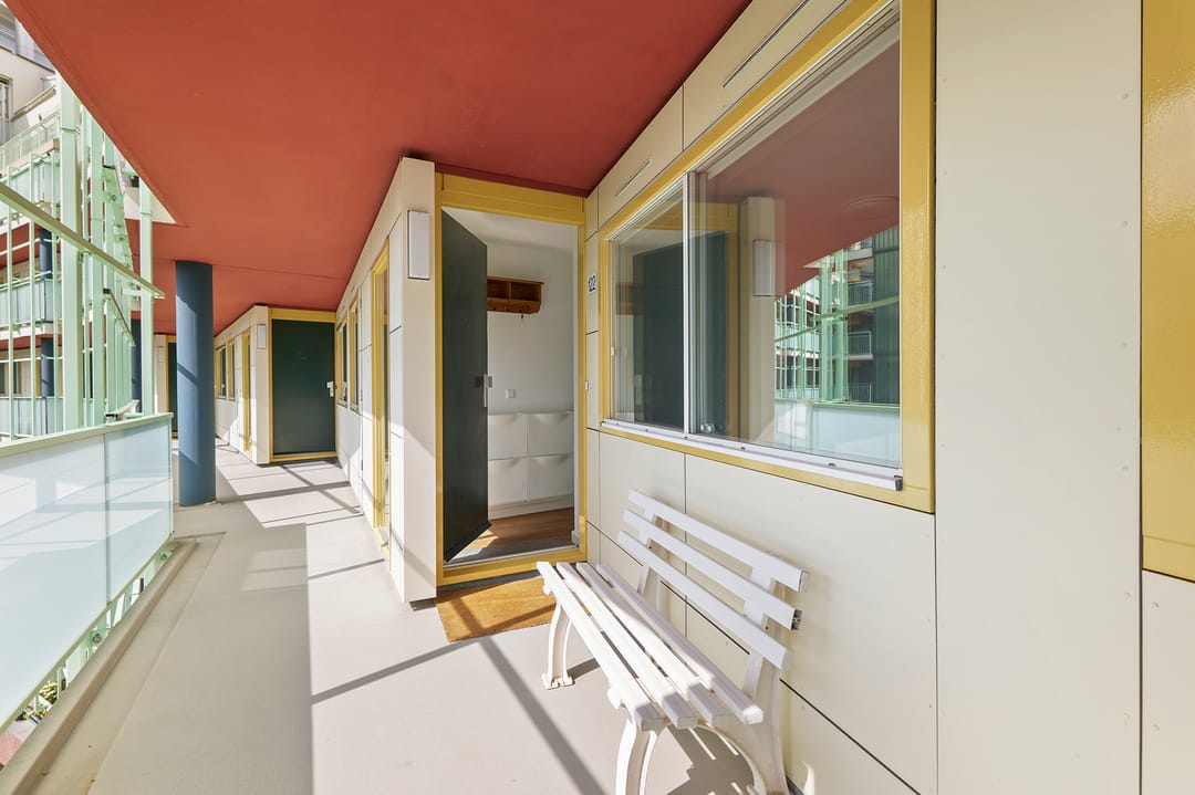 Spacious Waterfront Apartment with Panoramic Canal Views on KNSM Island — 8