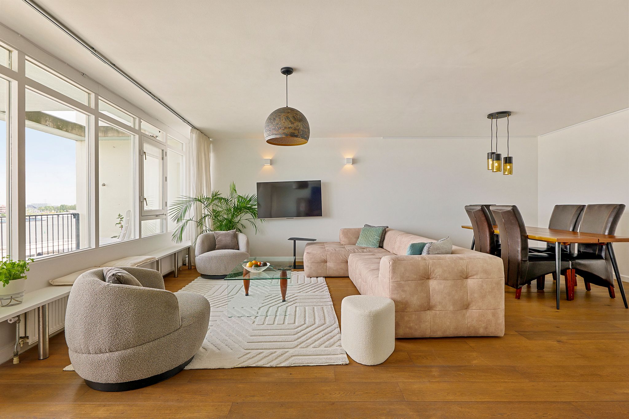 Spacious Waterfront Apartment with Panoramic Canal Views on KNSM Island — 12