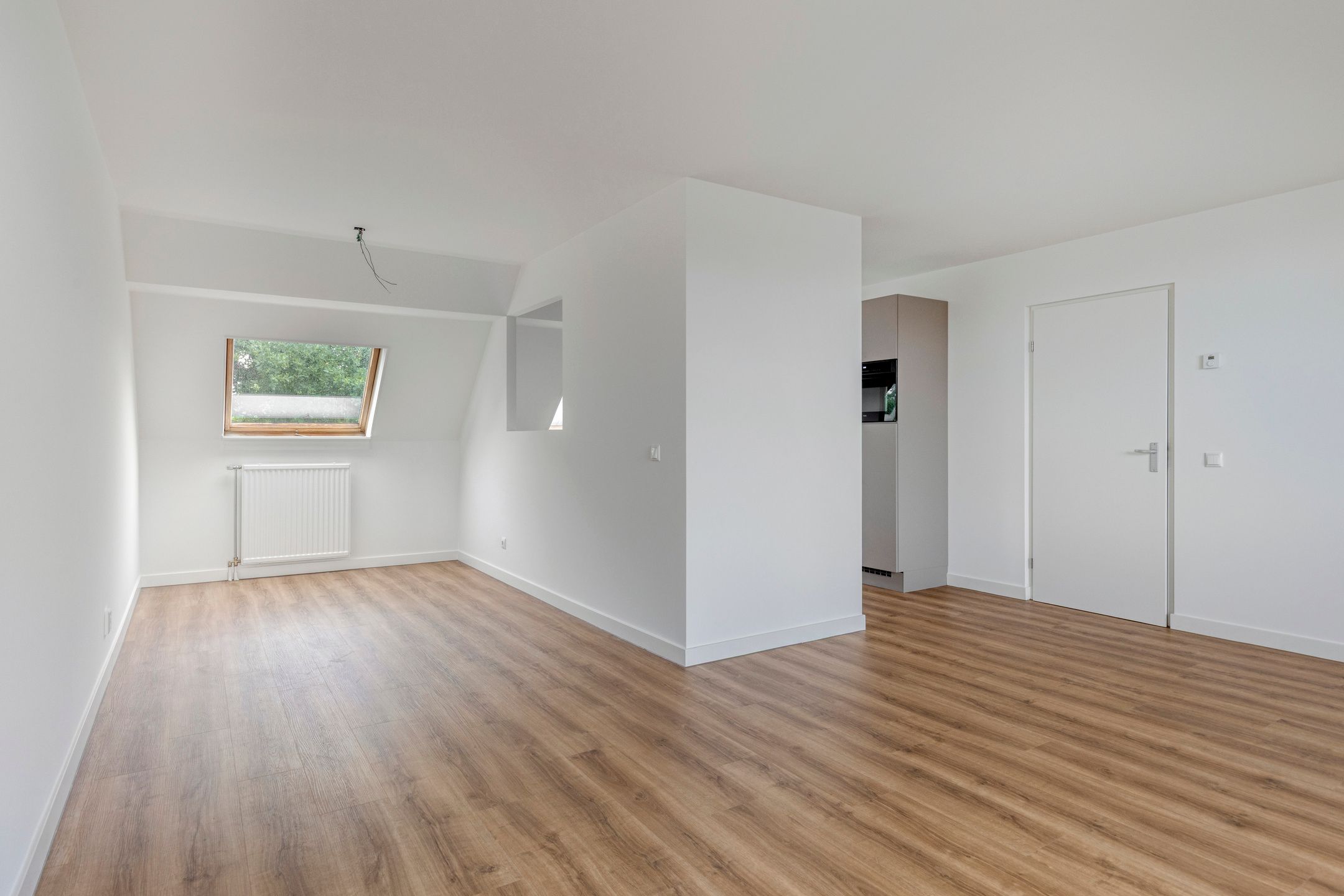 Completely Renovated 3-Room Apartment with South-Facing Balcony in Central Oss — 12