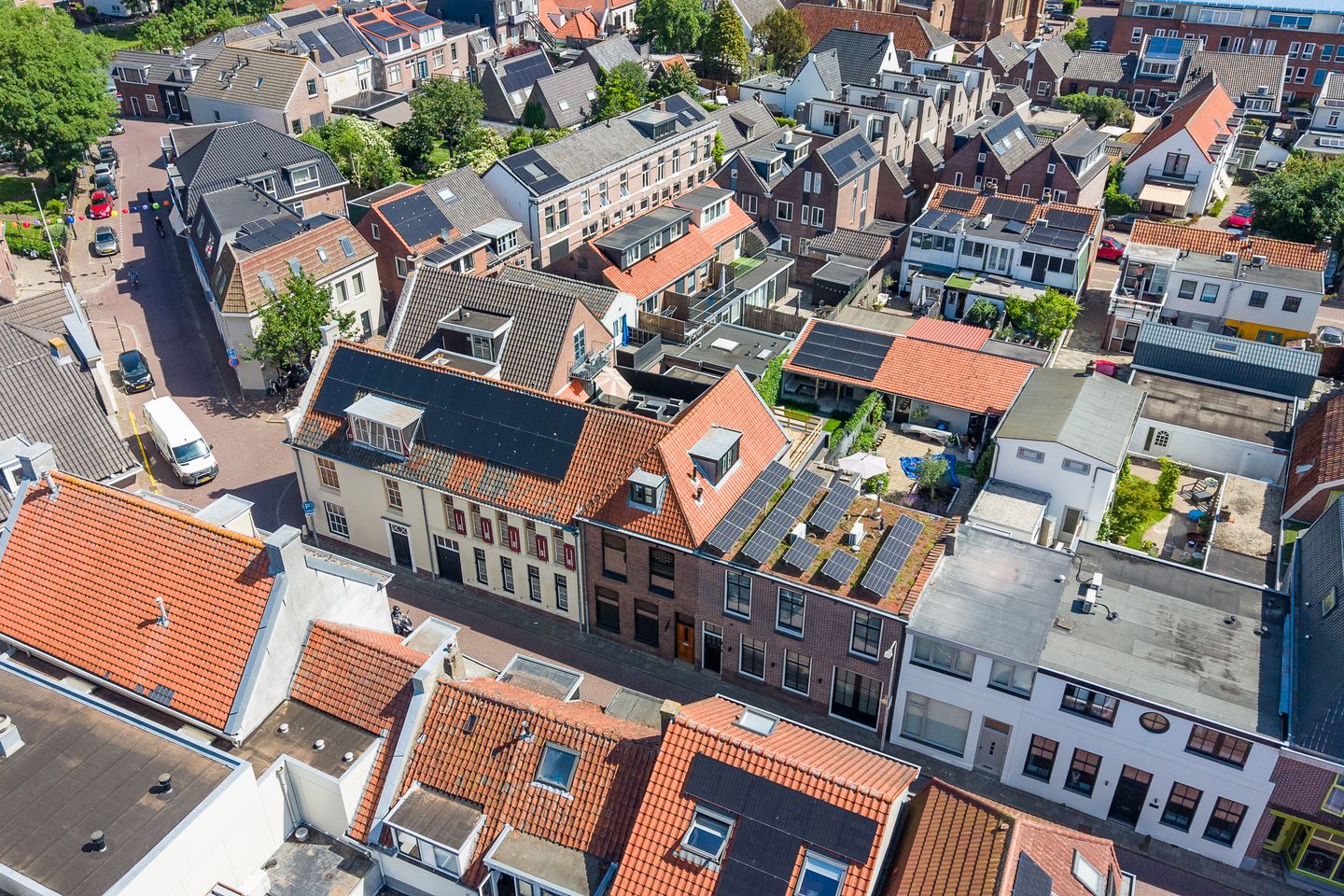 Historic Townhouse with Modern Luxury and Rooftop Terrace — 70