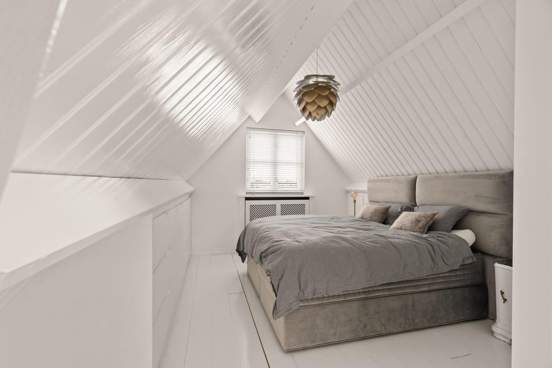 Historic Townhouse with Modern Luxury and Rooftop Terrace — 62