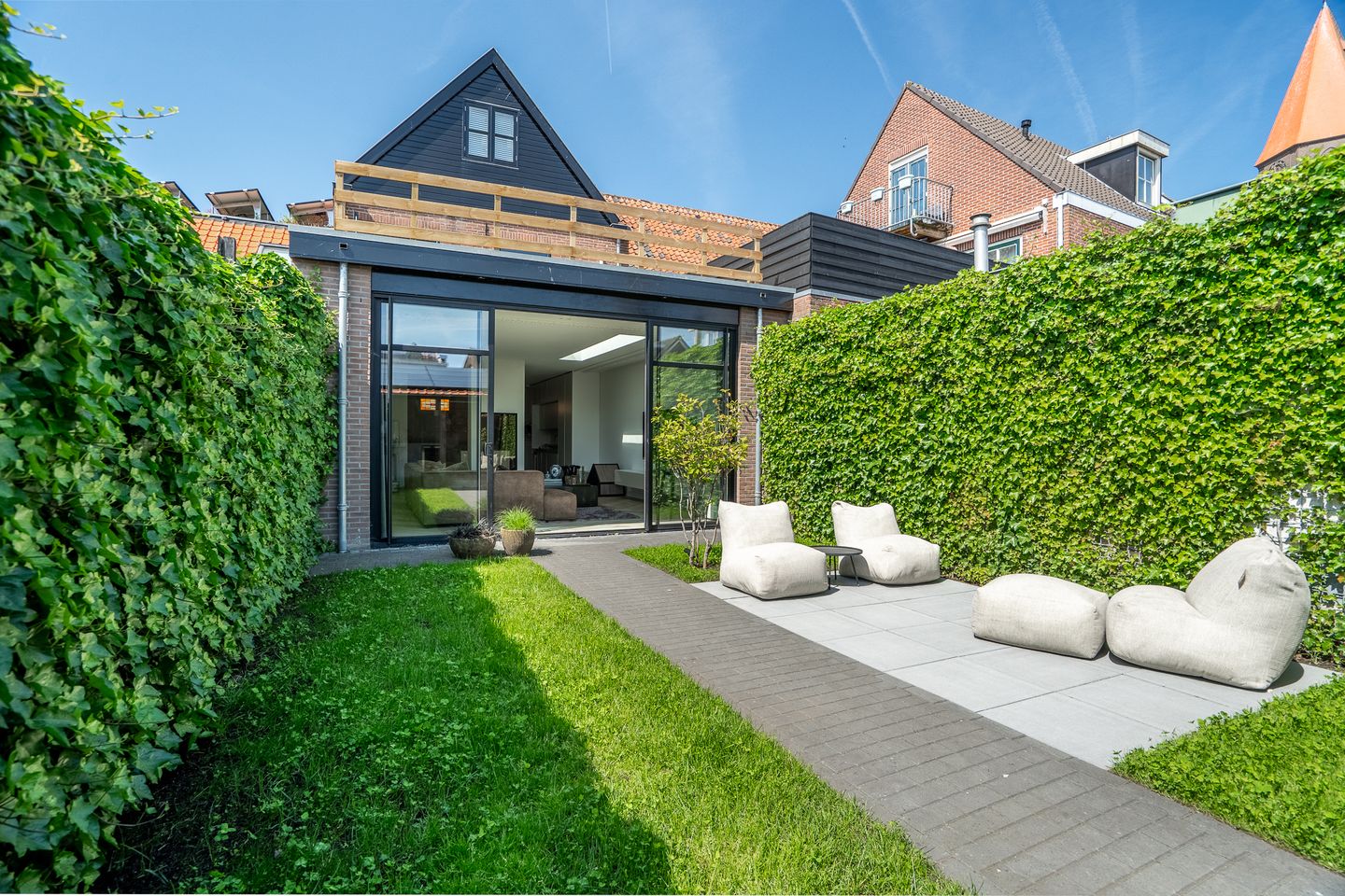 Historic Townhouse with Modern Luxury and Rooftop Terrace — 20
