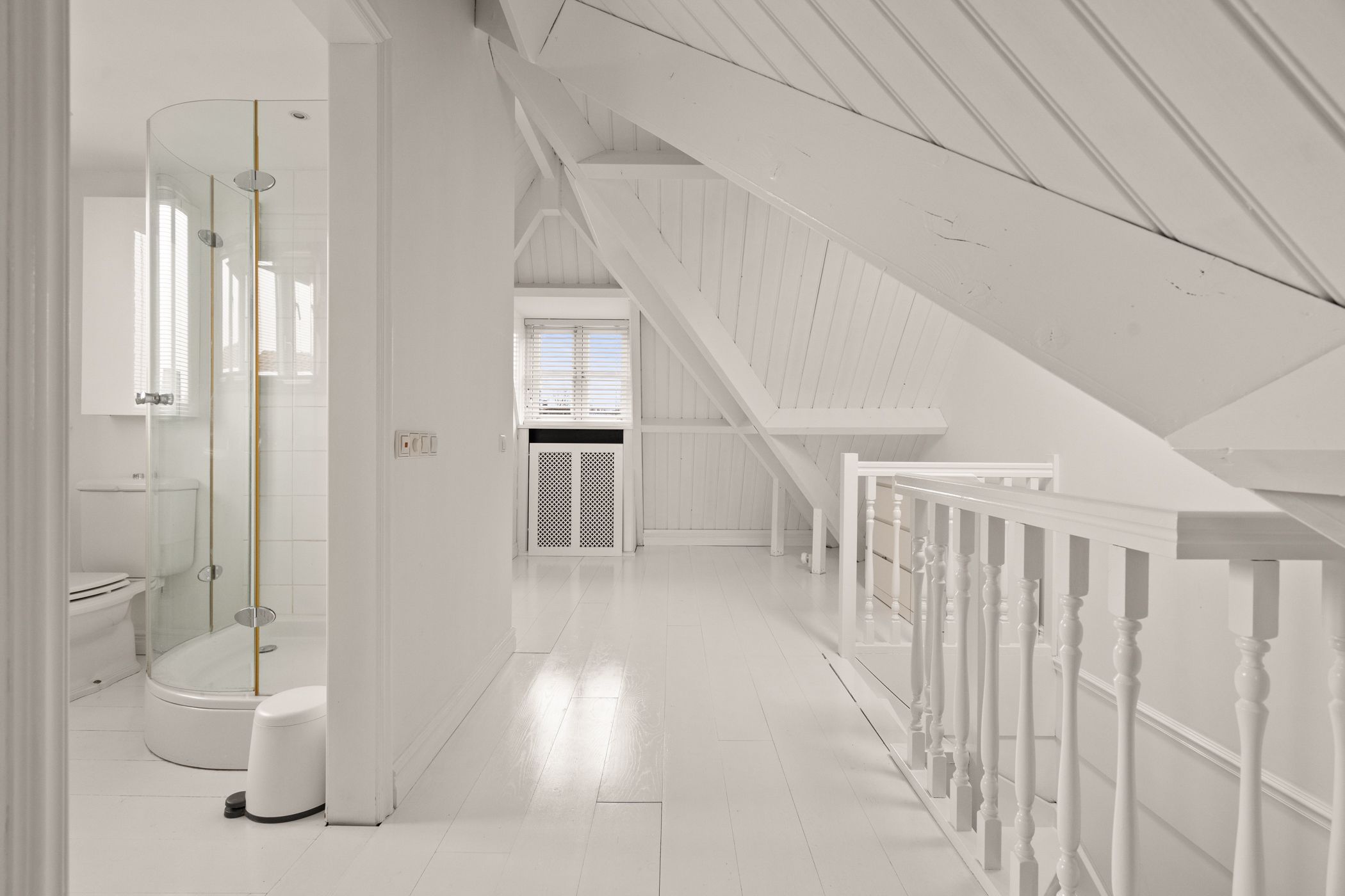 Historic Townhouse with Modern Luxury and Rooftop Terrace — 66