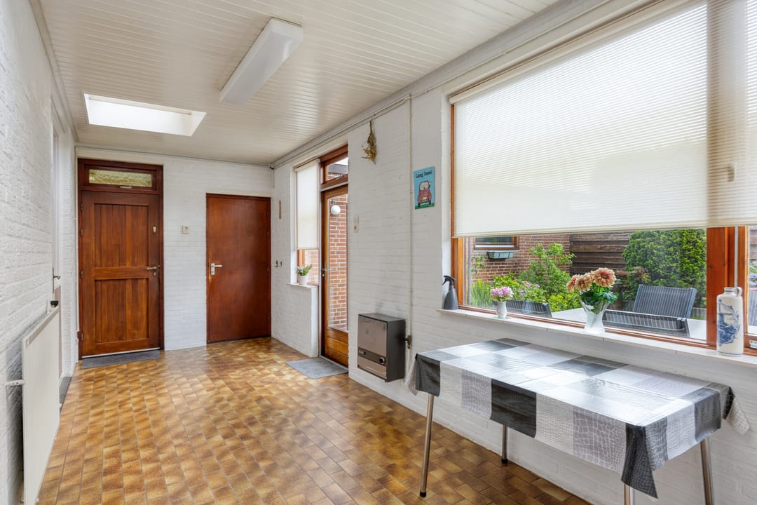 Spacious semi-detached house with garage and garden room in peaceful Amby — 13