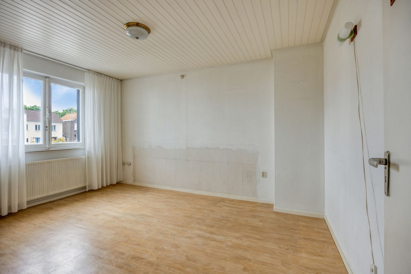 Spacious semi-detached house with garage and garden room in peaceful Amby — 20