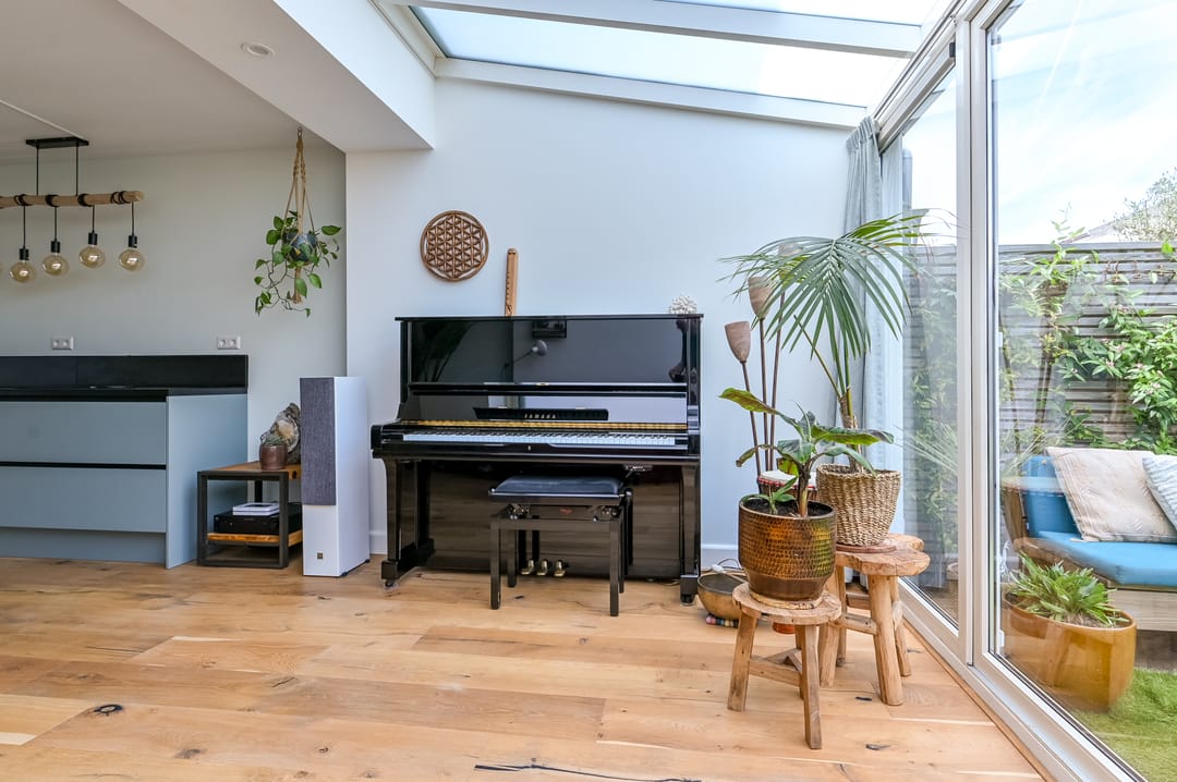 Spacious Terraced Home with Water Views in Velserbroek — 13