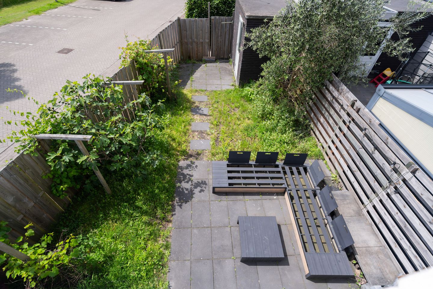 Spacious Corner Home with Sunny West-Facing Garden in Quiet Gouda Neighborhood — 19