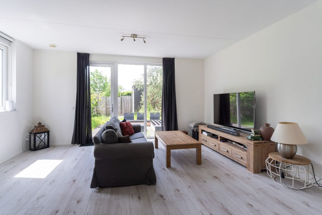 Spacious Corner Home with Sunny West-Facing Garden in Quiet Gouda Neighborhood — 11