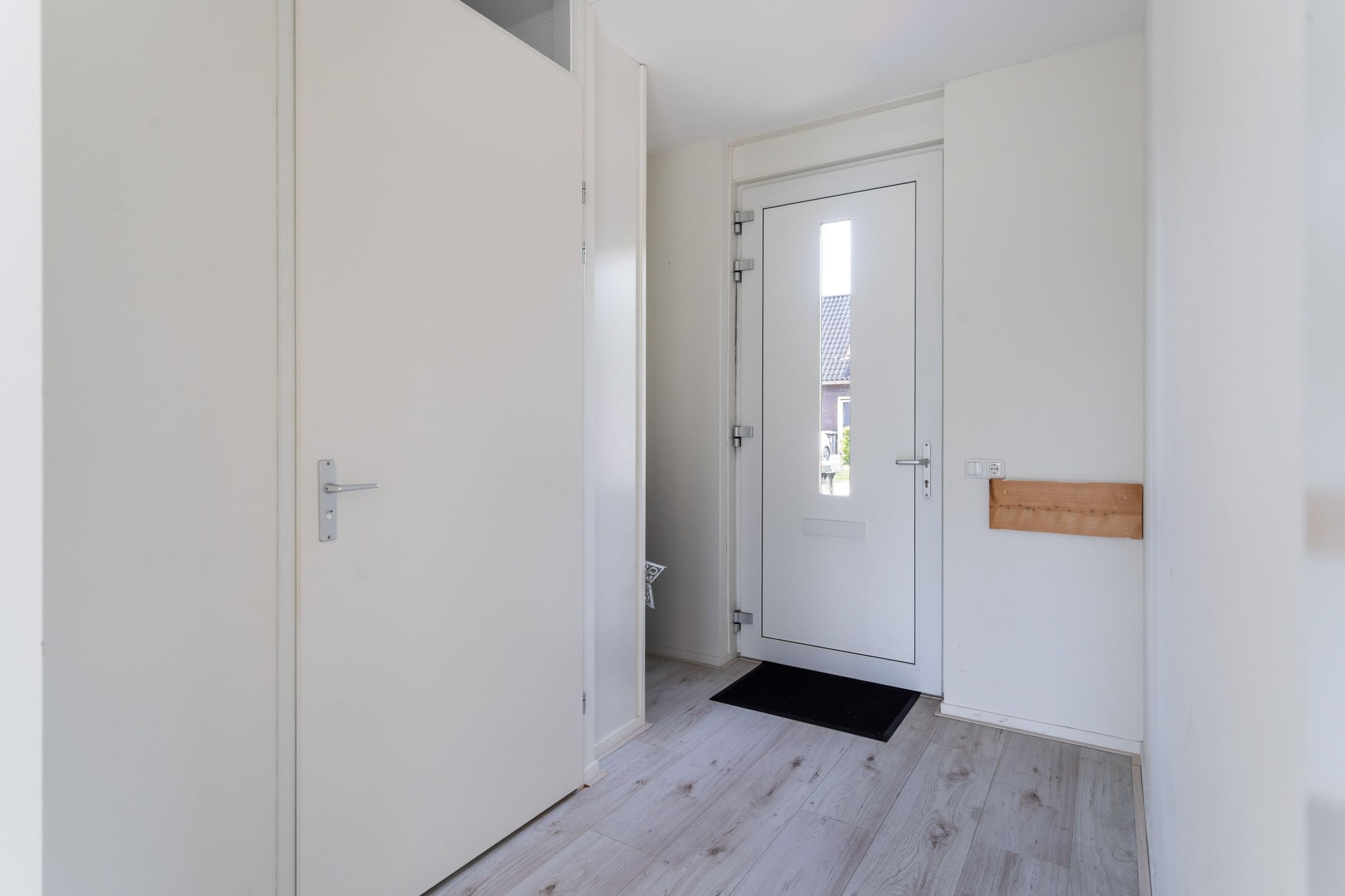 Spacious Corner Home with Sunny West-Facing Garden in Quiet Gouda Neighborhood — 9