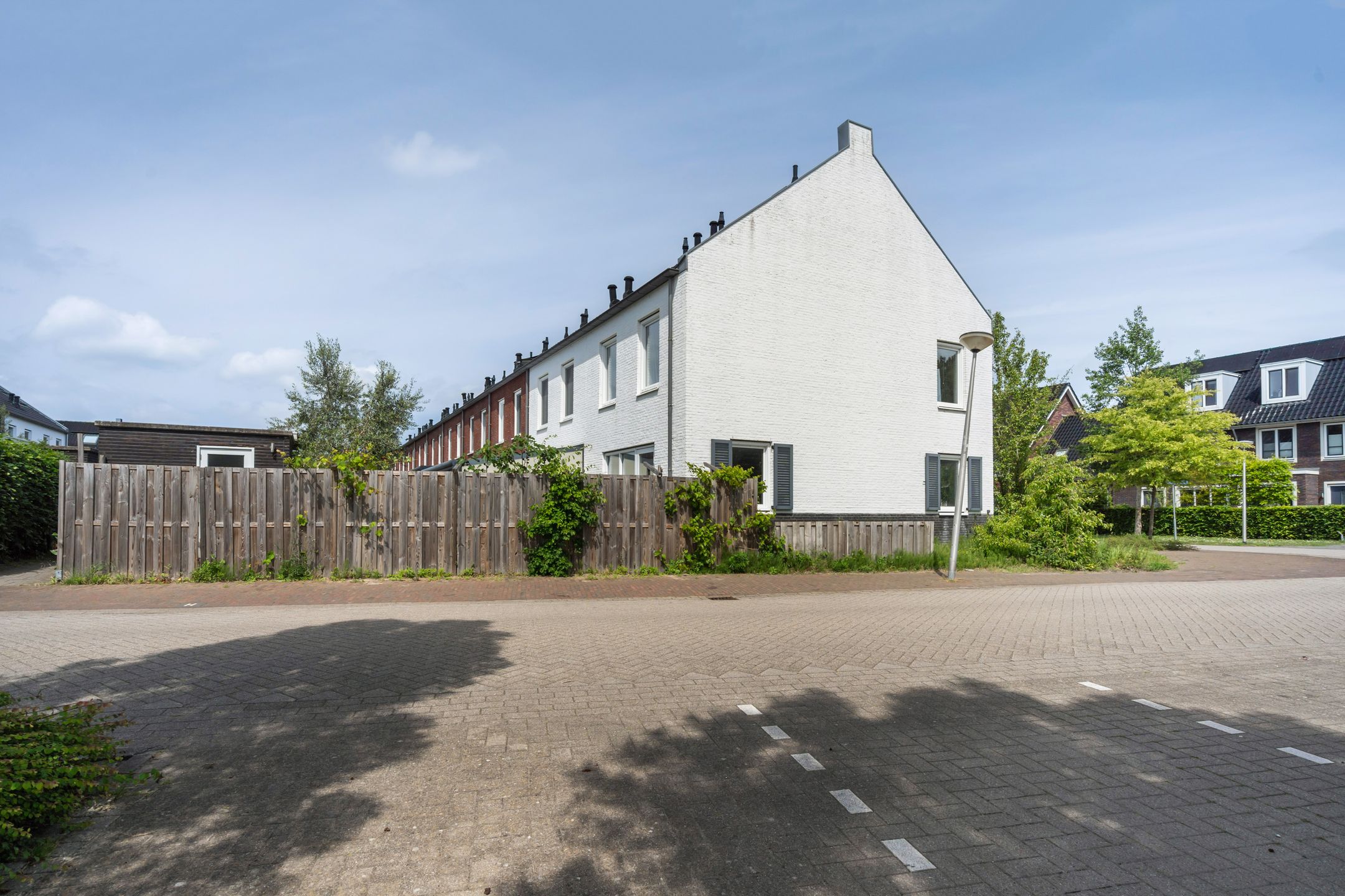 Spacious Corner Home with Sunny West-Facing Garden in Quiet Gouda Neighborhood — 36