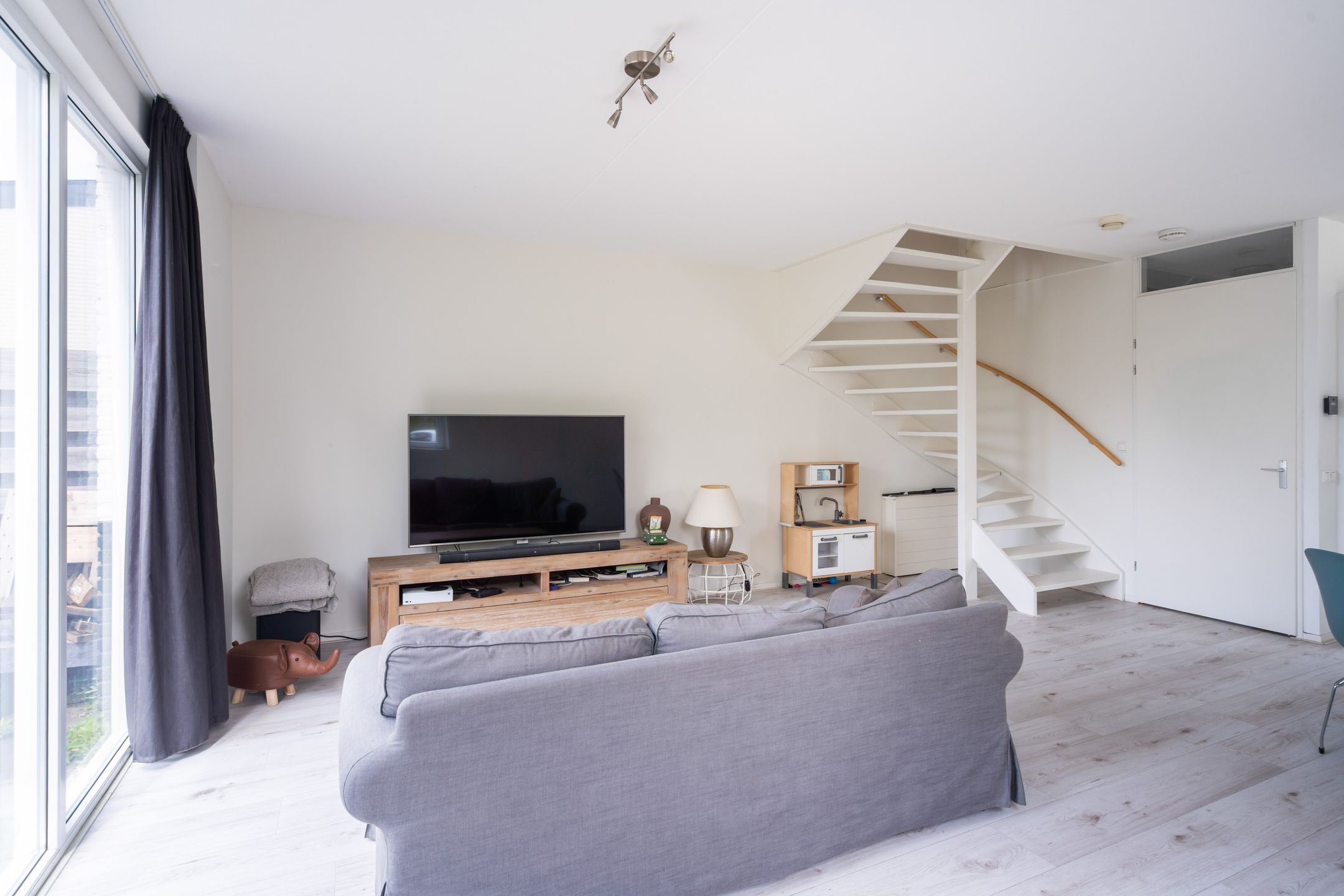 Spacious Corner Home with Sunny West-Facing Garden in Quiet Gouda Neighborhood — 12