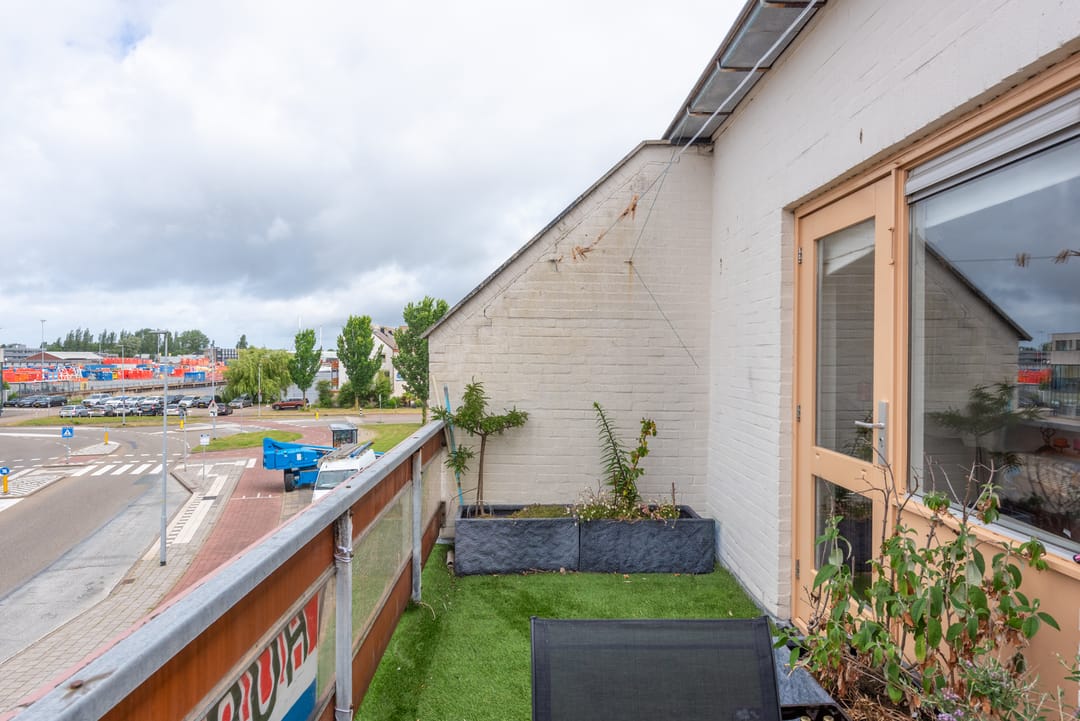 Spacious Corner Apartment with Balconon in Maritime Marina-Park — 11