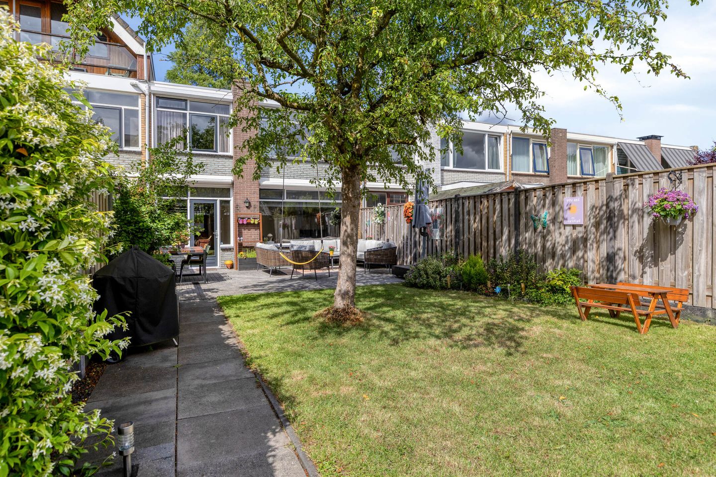Move-in Ready Family Home with Deep South-Facing Garden and Spacious Shed — 19