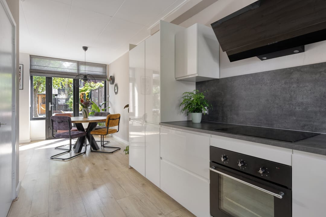 Move-in Ready Family Home with Deep South-Facing Garden and Spacious Shed — 8