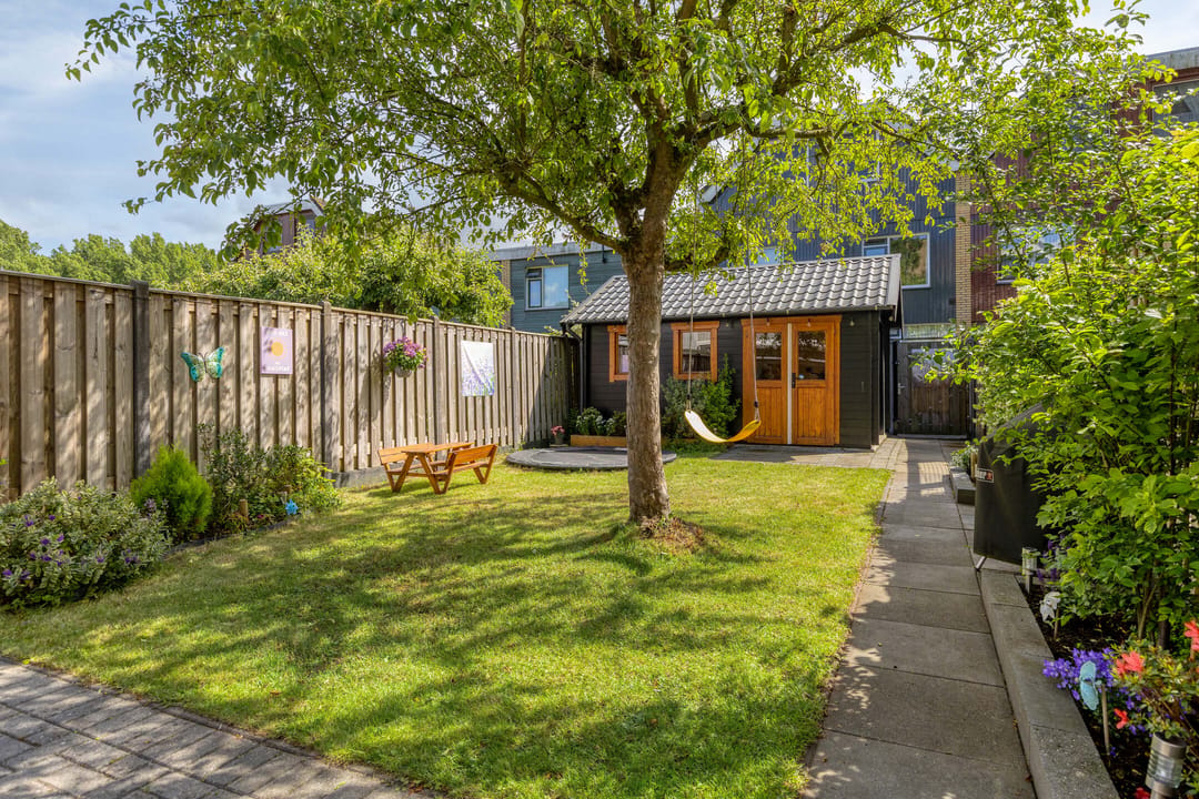 Move-in Ready Family Home with Deep South-Facing Garden and Spacious Shed — 16