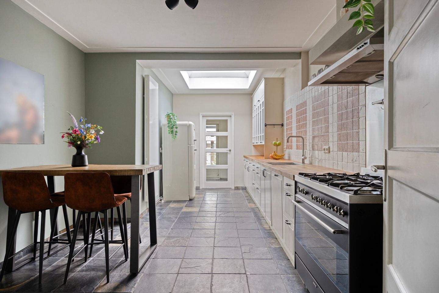 Spacious Terraced Home with Deep Garden in Sint-Oedenrode Center — 14
