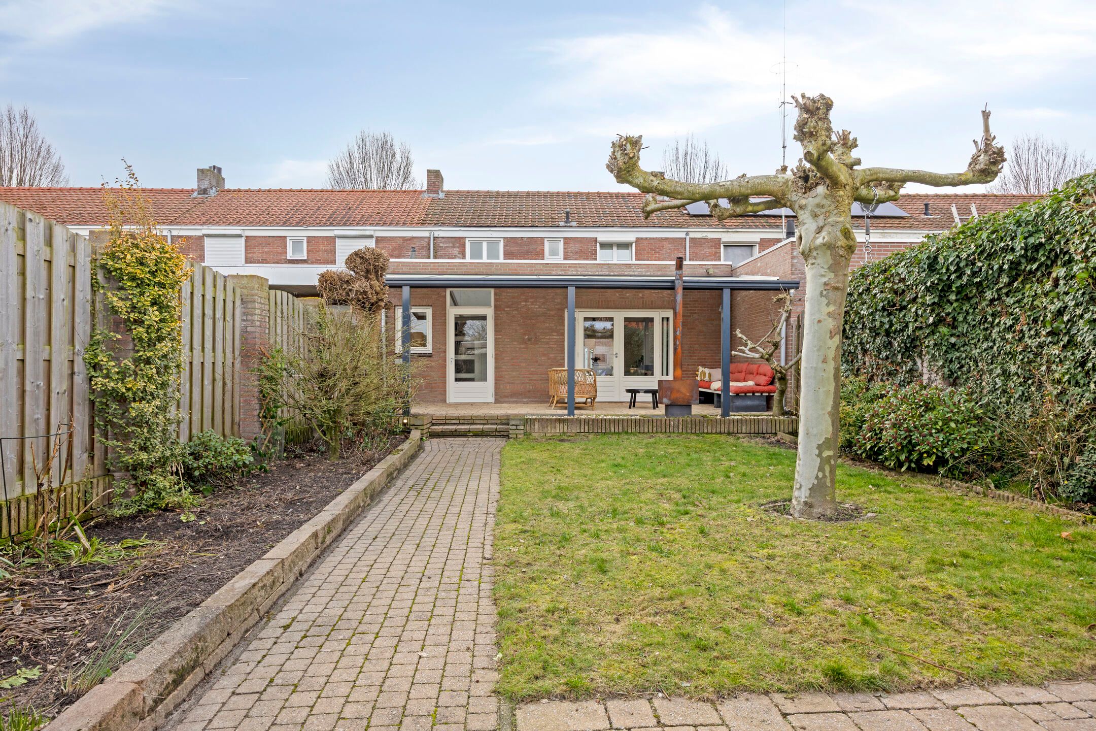 Spacious Terraced Home with Deep Garden in Sint-Oedenrode Center — 48
