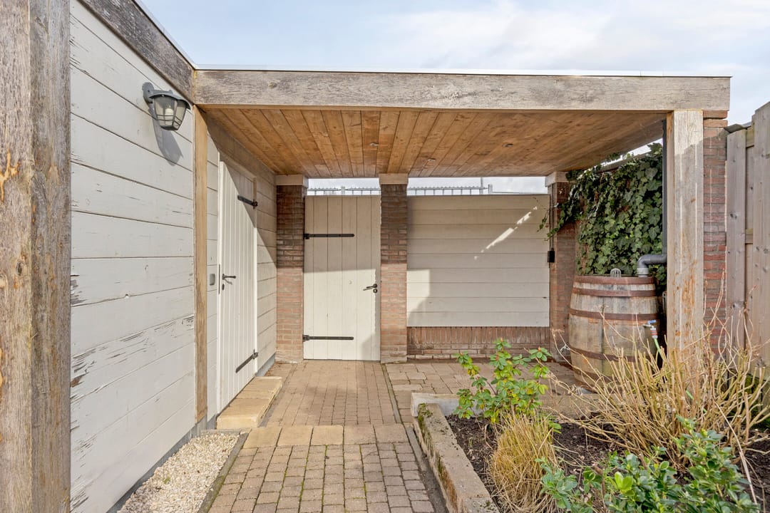 Spacious Terraced Home with Deep Garden in Sint-Oedenrode Center — 47