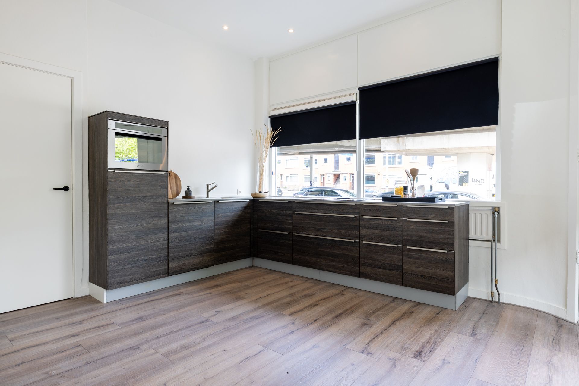 Renovated Four-Room Apartment with Spacious Layout in Popular Rotterdam Neighborhood — 12
