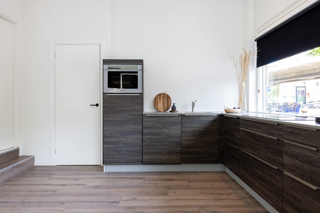Renovated Four-Room Apartment with Spacious Layout in Popular Rotterdam Neighborhood — 13